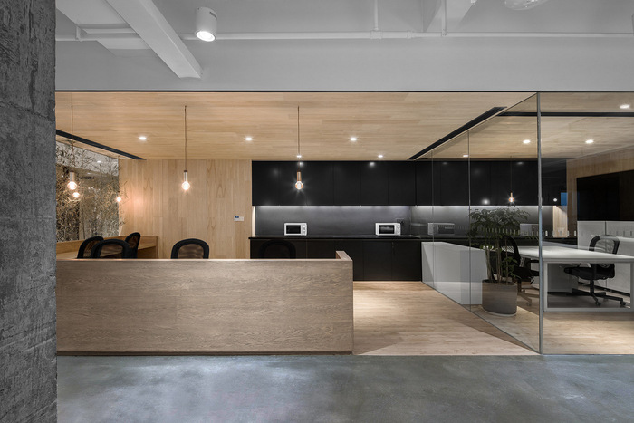 辦公室設(shè)計(jì)如何搭配玻璃隔斷？