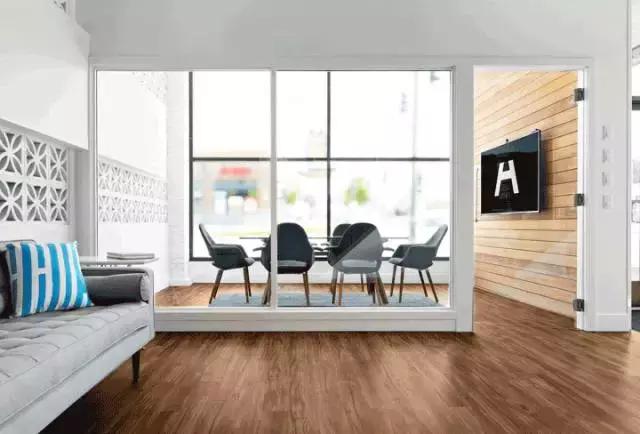 設(shè)計(jì)欣賞｜美國HDG建筑設(shè)計(jì)辦公室的時尚黑白之美