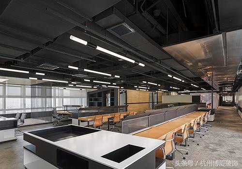 大氣又有情懷的工業(yè)風辦公室裝修設計，簡直帥呆了！