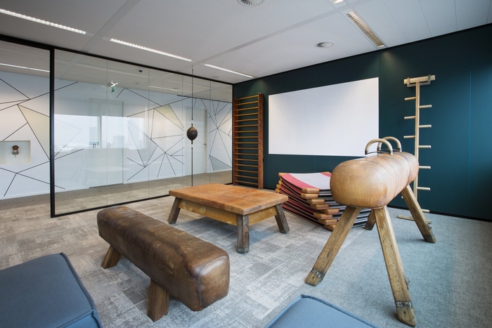 常見的辦公室裝飾材料有哪些？